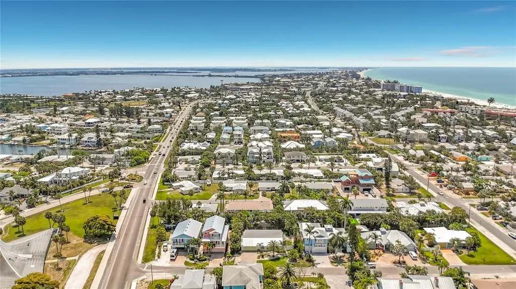307 68th Holmes Beach FL 34217