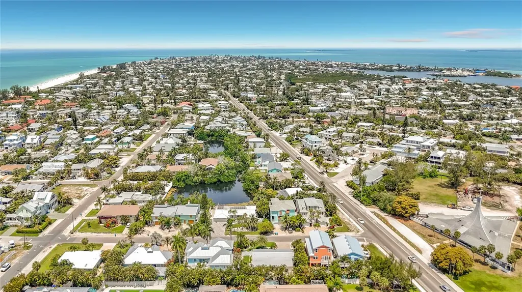 307 68th Holmes Beach FL 34217