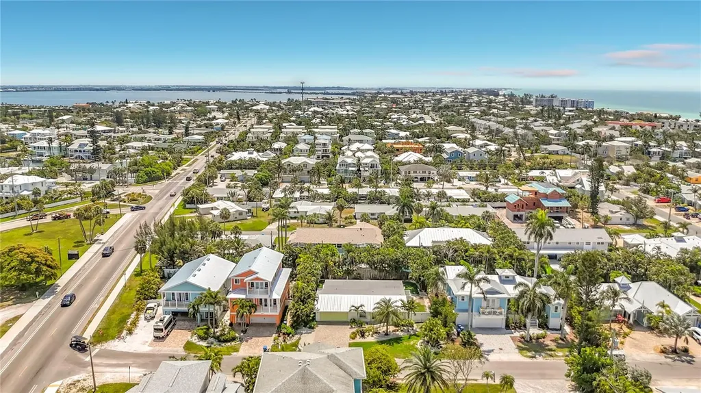 307 68th Holmes Beach FL 34217