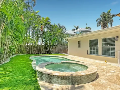 307 68th Holmes Beach FL 34217