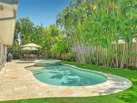 307 68th Holmes Beach FL 34217
