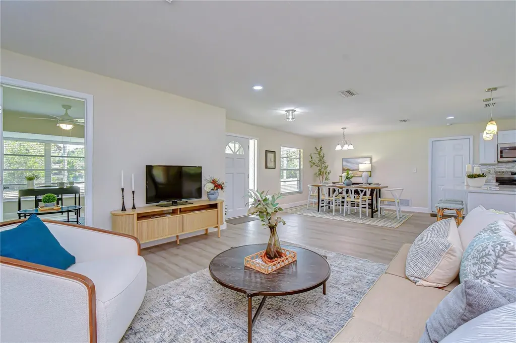 2167 Lakeview Road Clearwater FL 33764