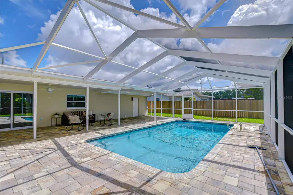 2167 Lakeview Road Clearwater FL 33764