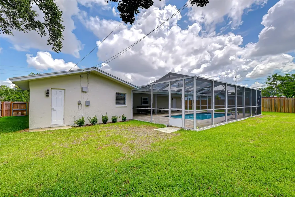 2167 Lakeview Road Clearwater FL 33764