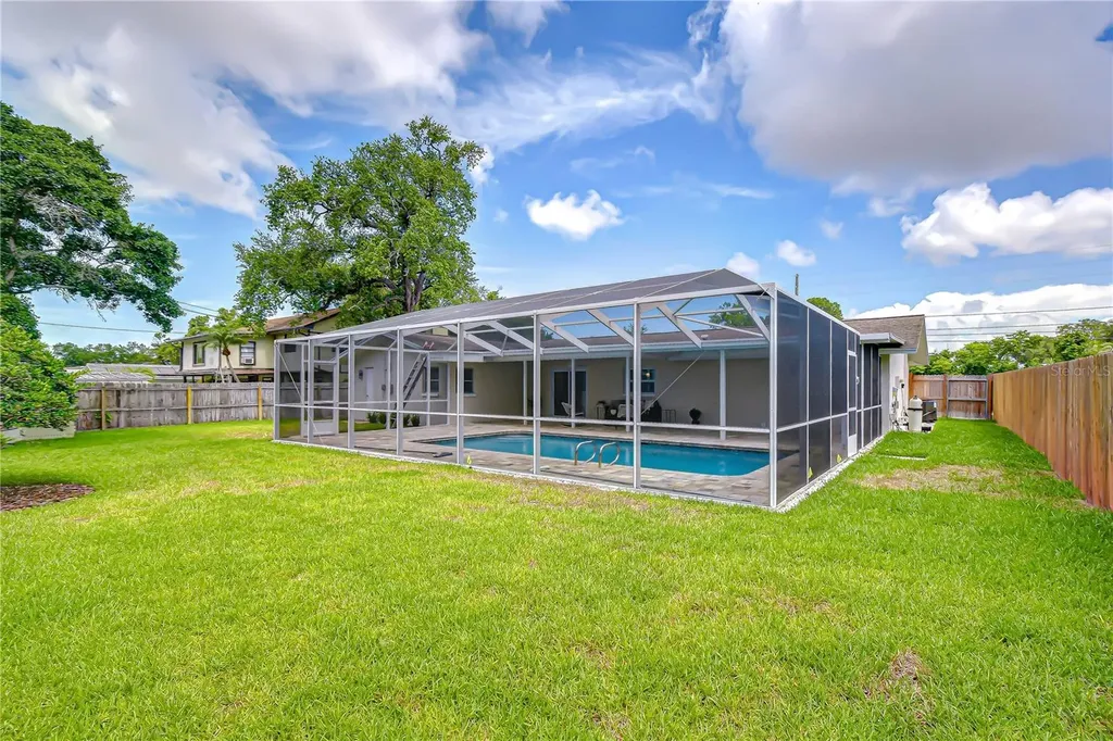 2167 Lakeview Road Clearwater FL 33764
