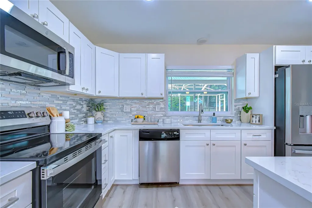 2167 Lakeview Road Clearwater FL 33764