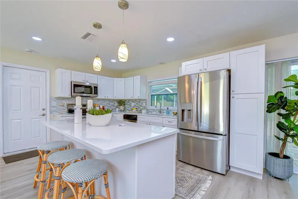 2167 Lakeview Road Clearwater FL 33764