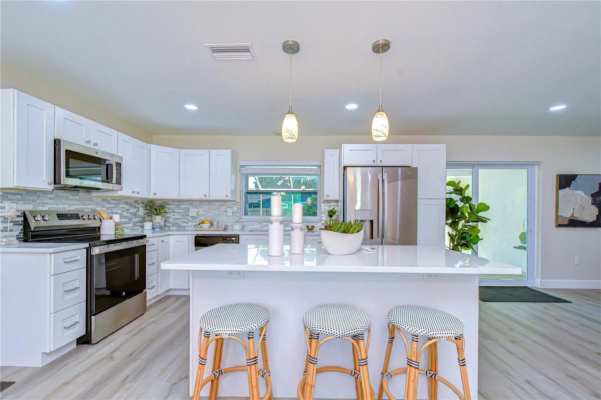 2167 Lakeview Road Clearwater FL 33764