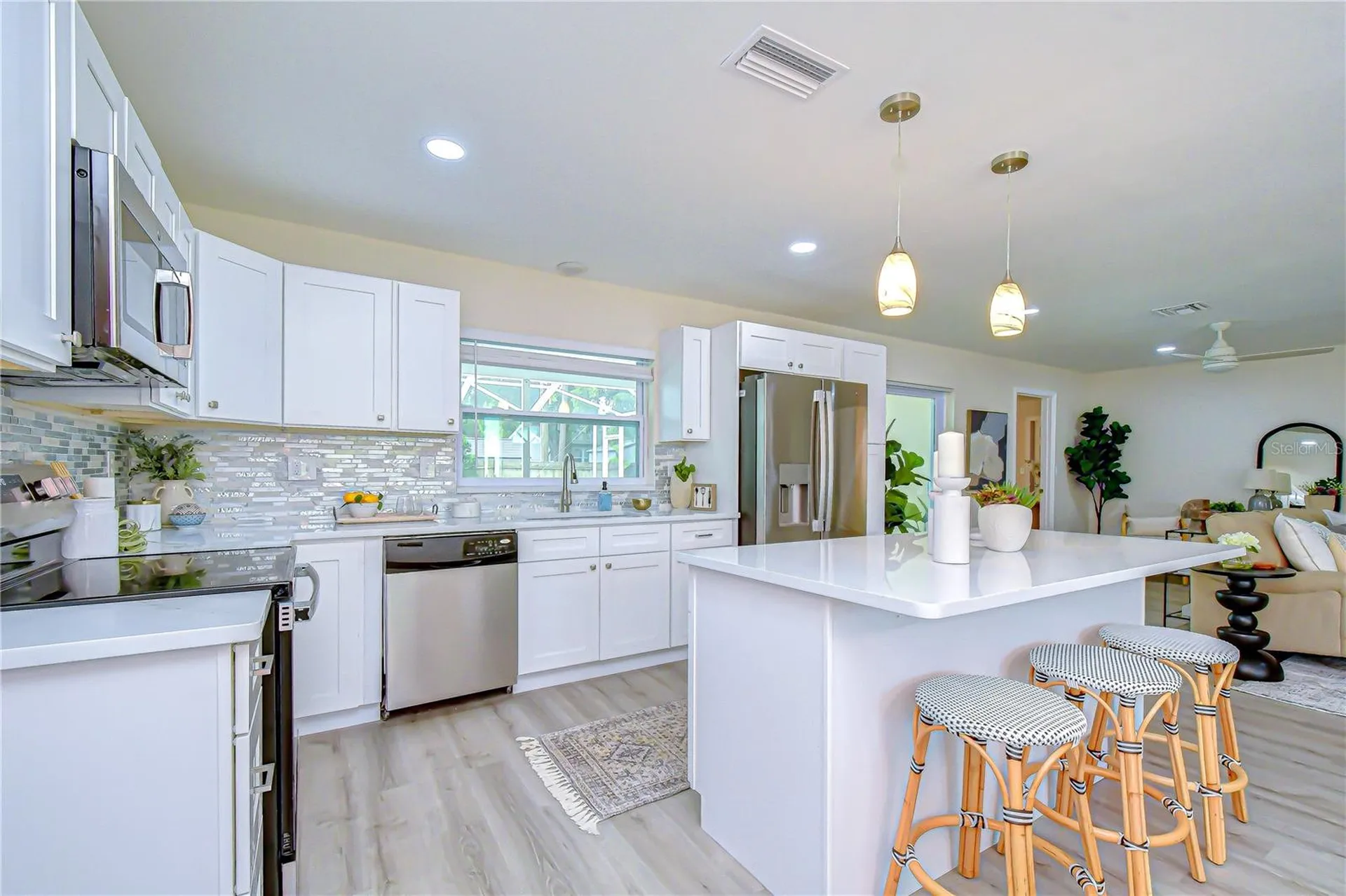 2167 Lakeview Road Clearwater FL 33764