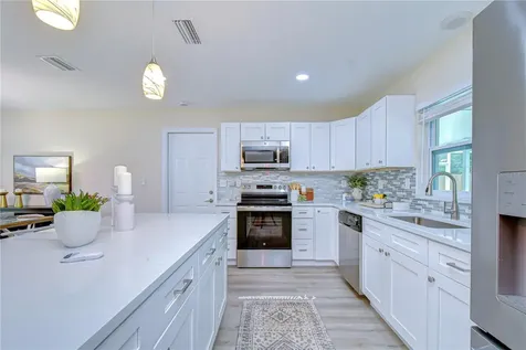 2167 Lakeview Road Clearwater FL 33764