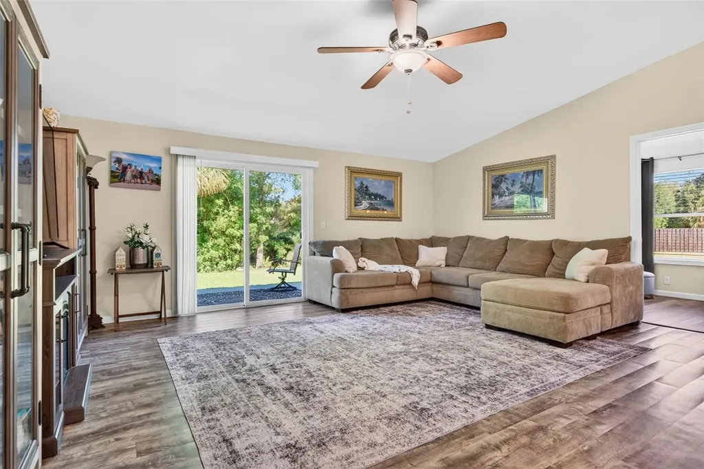 549 Longwood Circle Oldsmar FL 34677