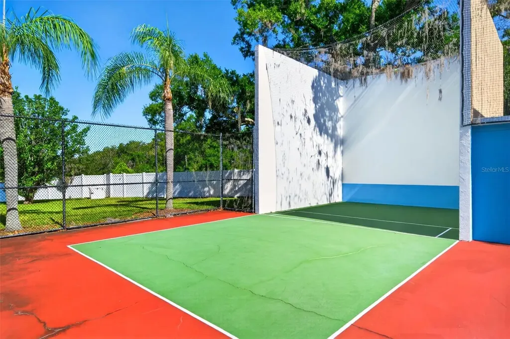 549 Longwood Circle Oldsmar FL 34677