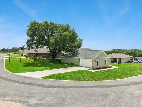 100 Fairway Circle Umatilla FL 32784