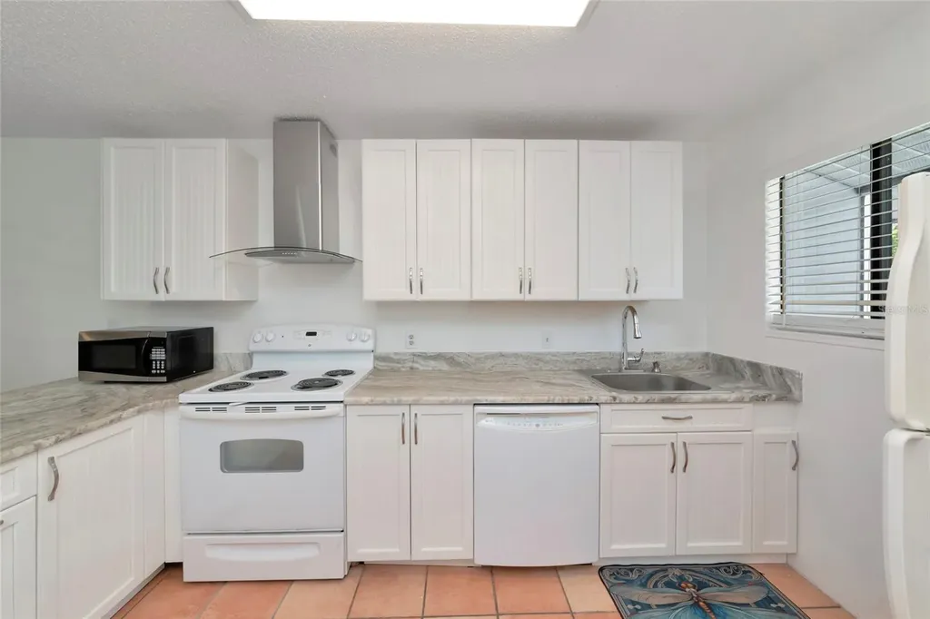 6033 34th Street W Bradenton FL 34210
