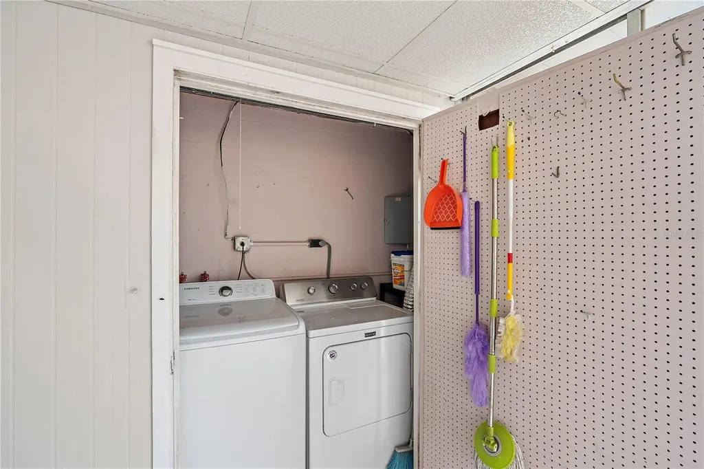 2802 Swifton Drive Sarasota FL 34231