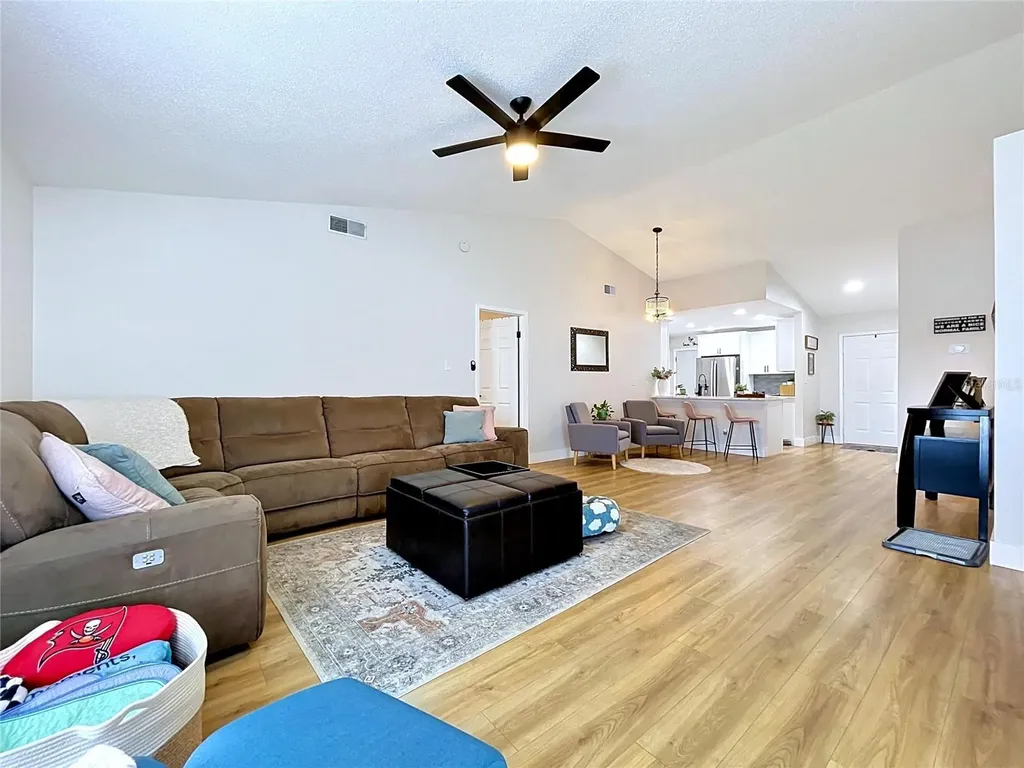 13509 Fawn Ridge Boulevard Tampa FL 33626