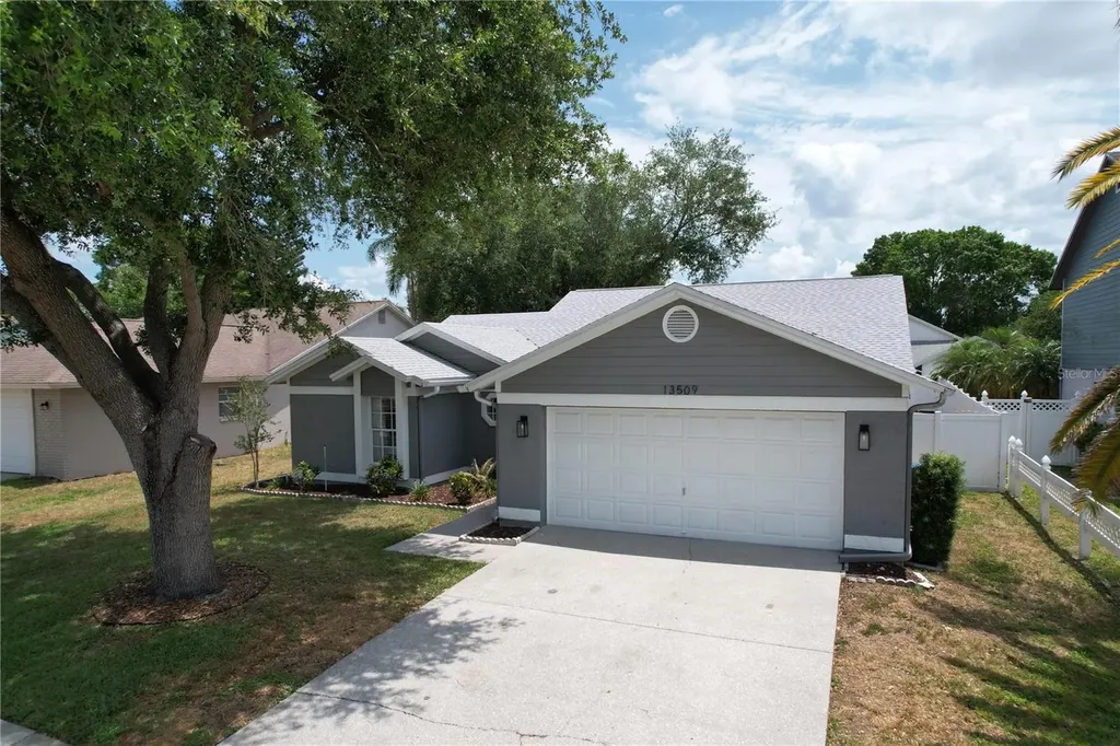 13509 Fawn Ridge Boulevard Tampa FL 33626