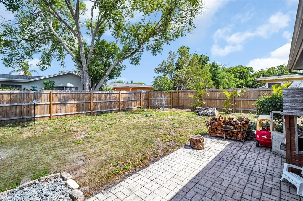 2542 Wynnewood Drive Clearwater FL 33763