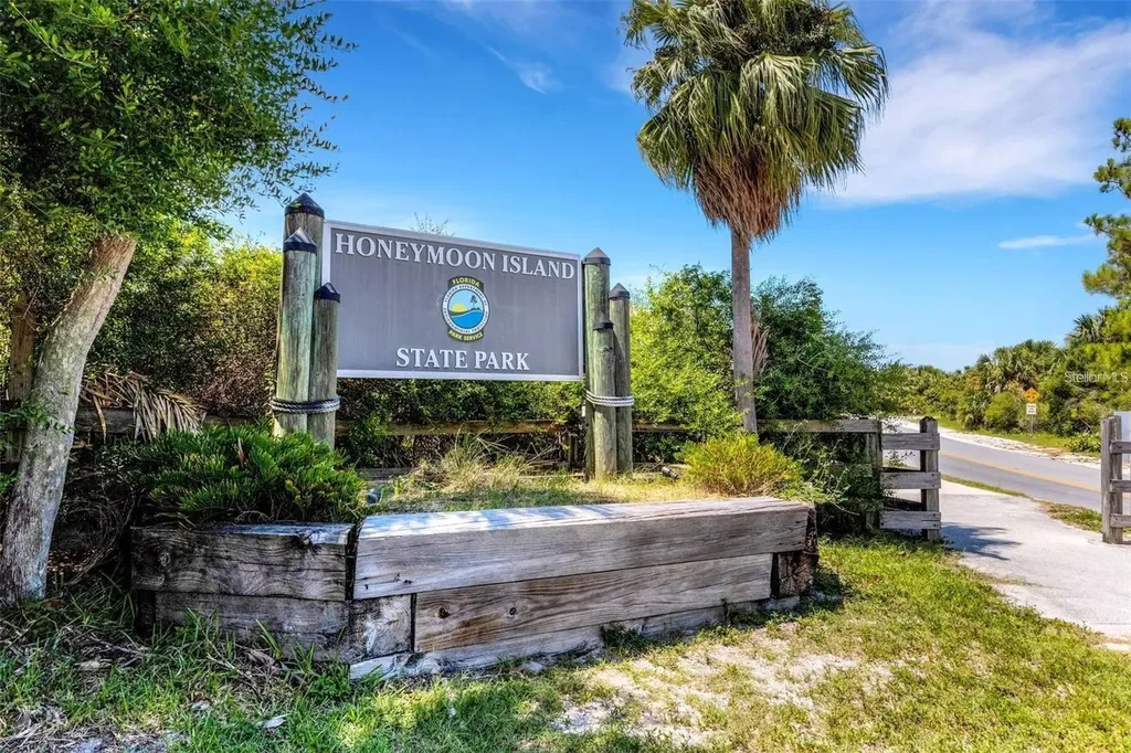 2542 Wynnewood Drive Clearwater FL 33763