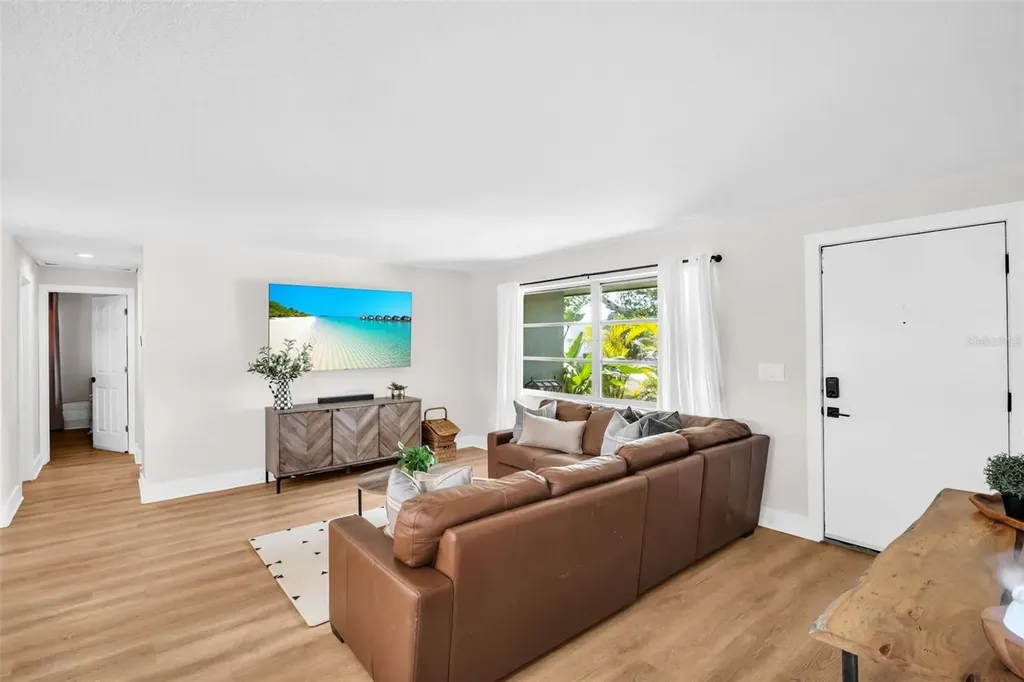 2542 Wynnewood Drive Clearwater FL 33763