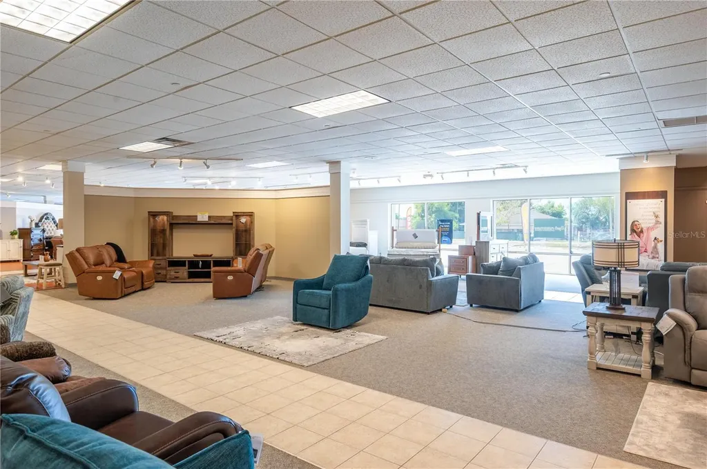 126 State Road 60 W Lake Wales FL 33853