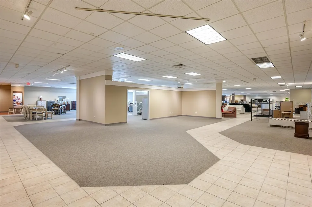 126 State Road 60 W Lake Wales FL 33853