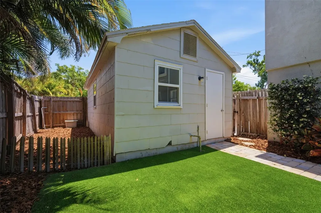 3105 Jackson Street N St Petersburg FL 33704