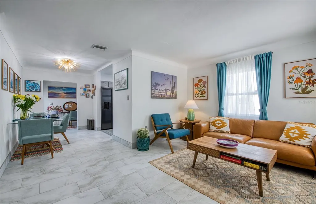 425 46th Avenue S St Petersburg FL 33705