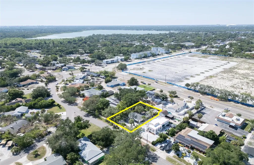 425 46th Avenue S St Petersburg FL 33705