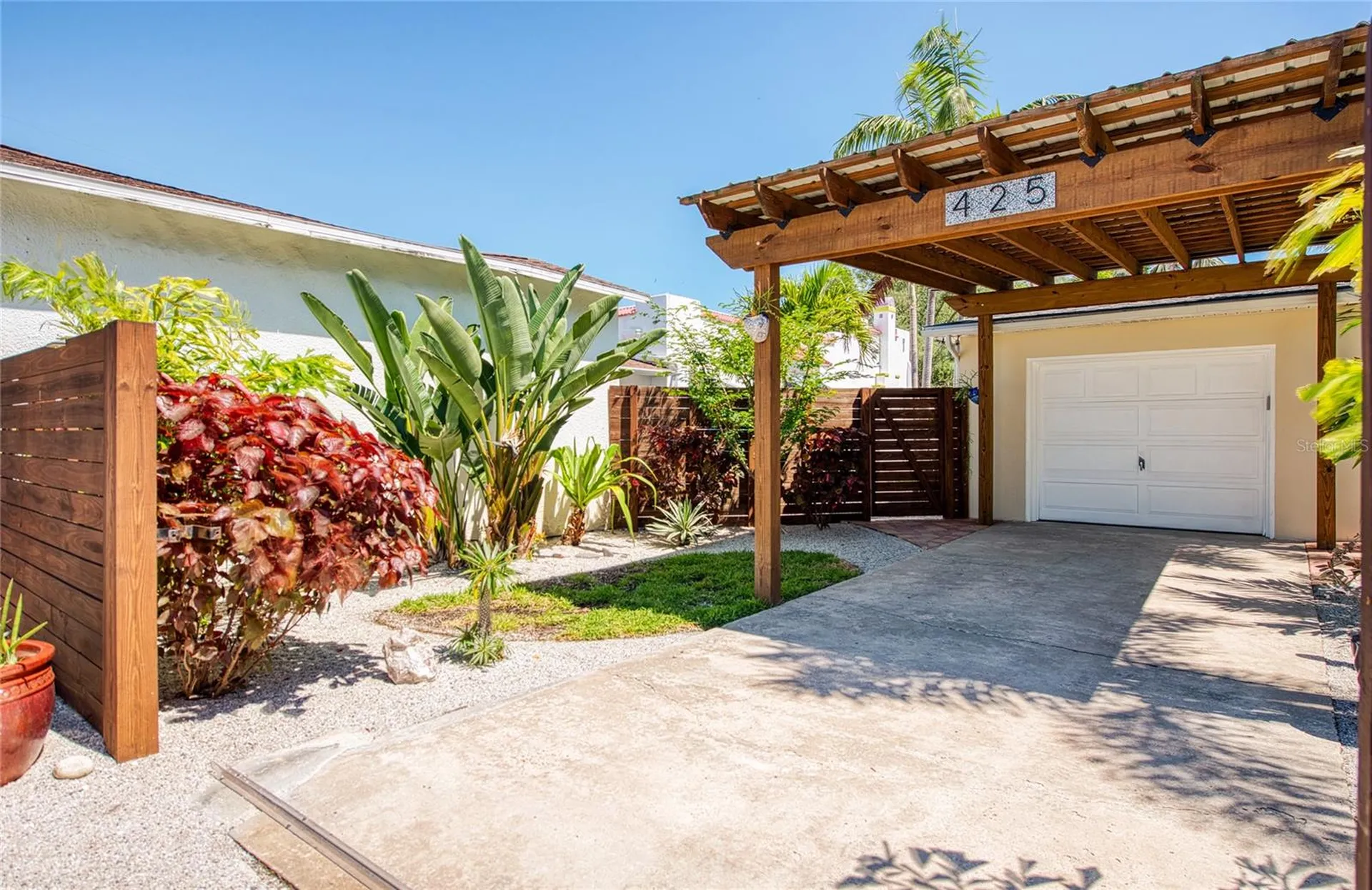 425 46th Avenue S St Petersburg FL 33705