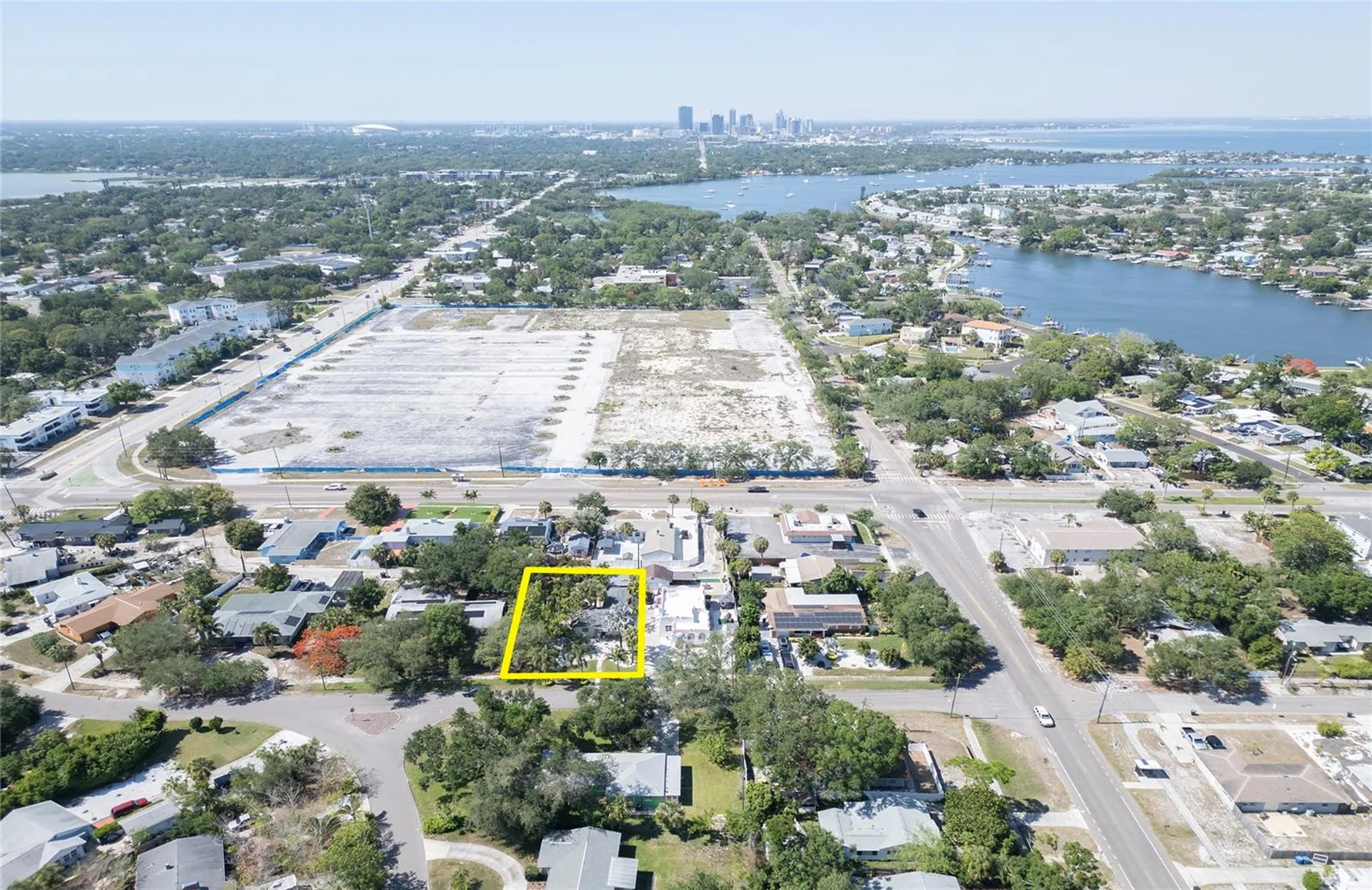 425 46th Avenue S St Petersburg FL 33705
