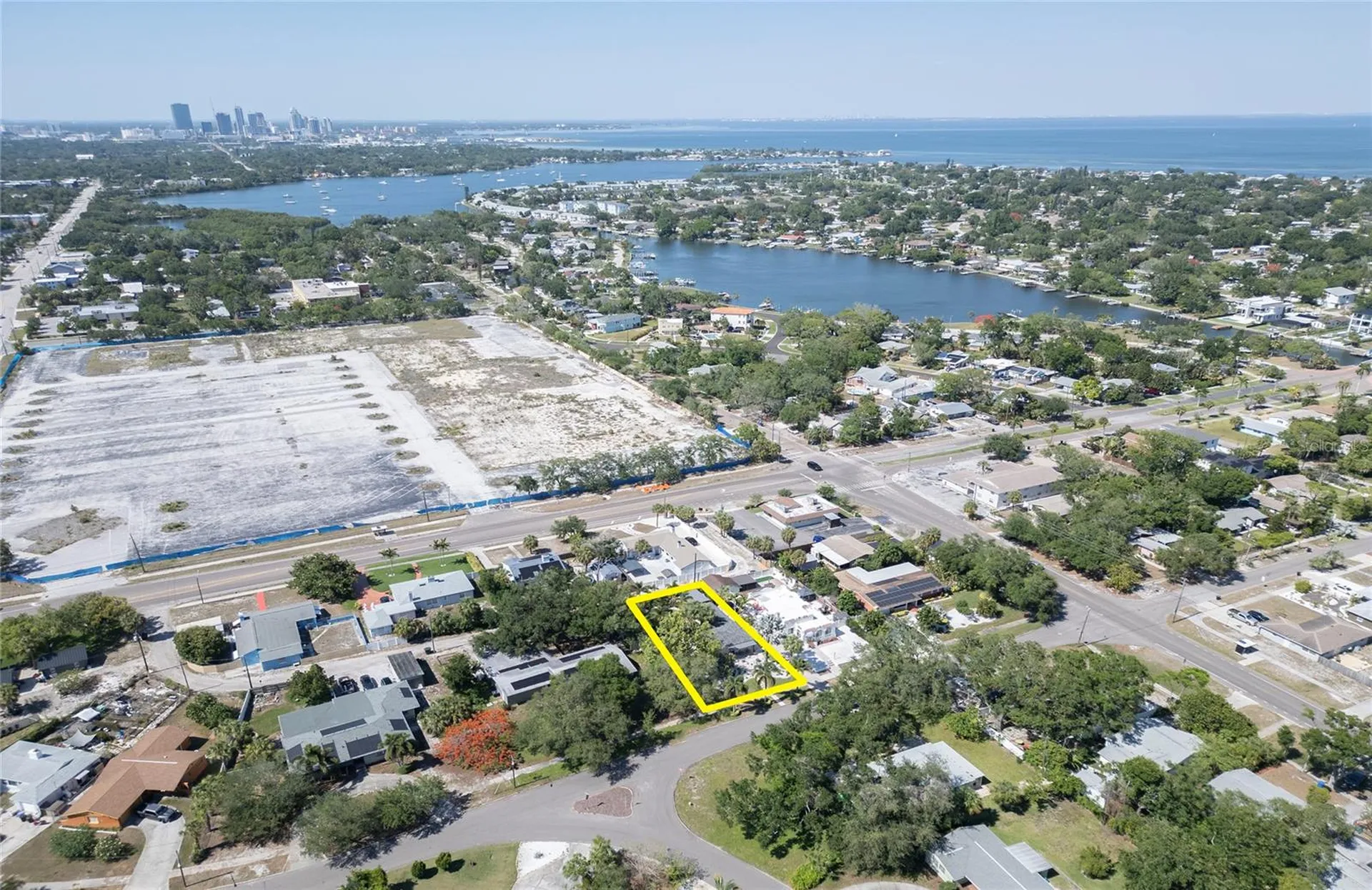 425 46th Avenue S St Petersburg FL 33705
