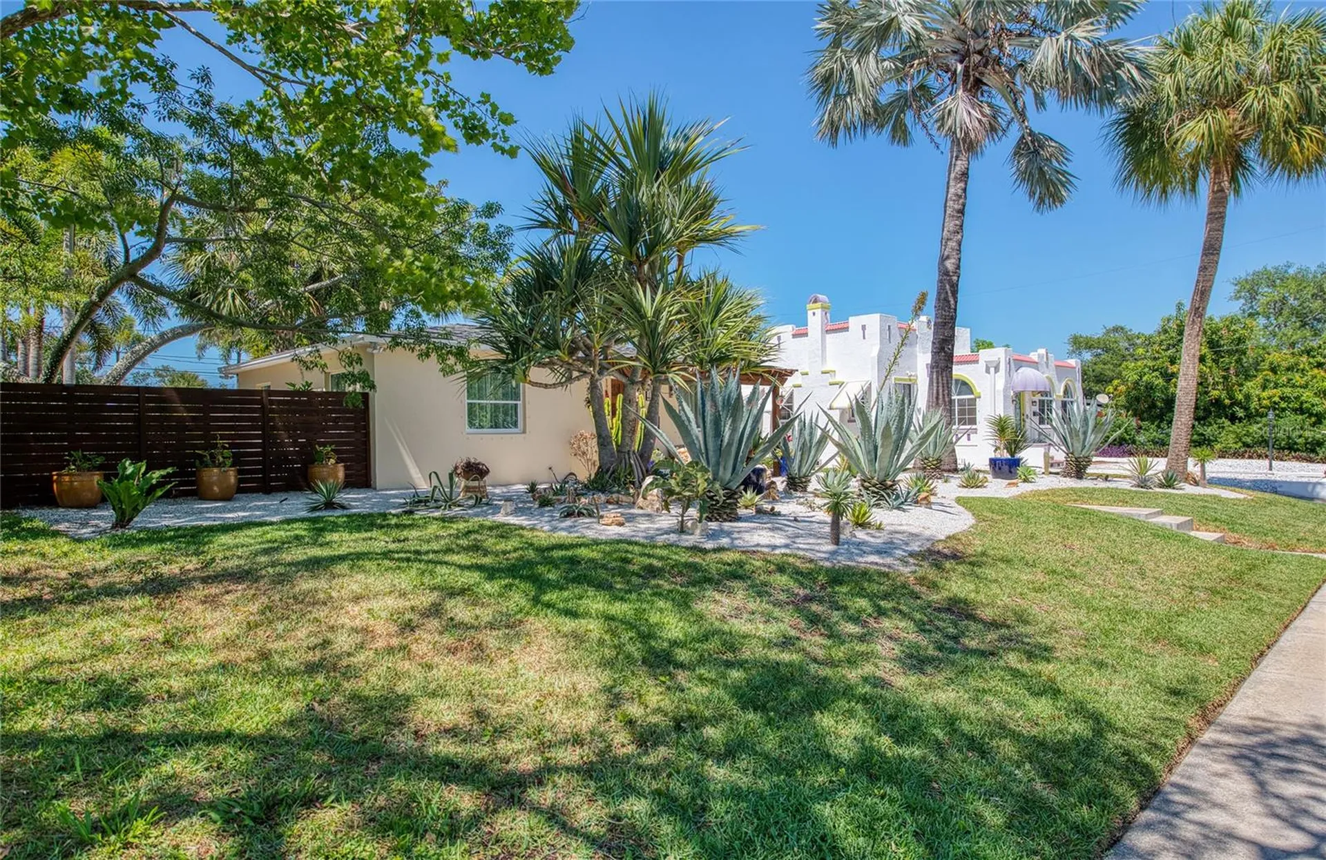 425 46th Avenue S St Petersburg FL 33705