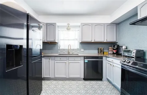 425 46th Avenue S St Petersburg FL 33705