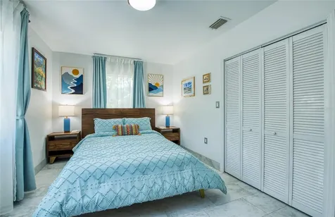 425 46th Avenue S St Petersburg FL 33705