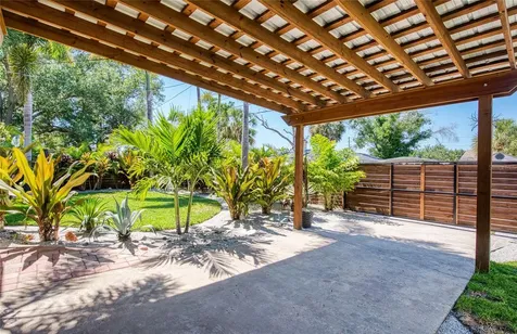 425 46th Avenue S St Petersburg FL 33705