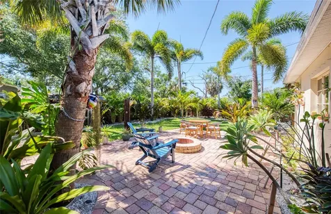 425 46th Avenue S St Petersburg FL 33705