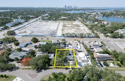 425 46th Avenue S St Petersburg FL 33705