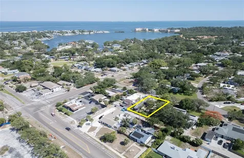 425 46th Avenue S St Petersburg FL 33705
