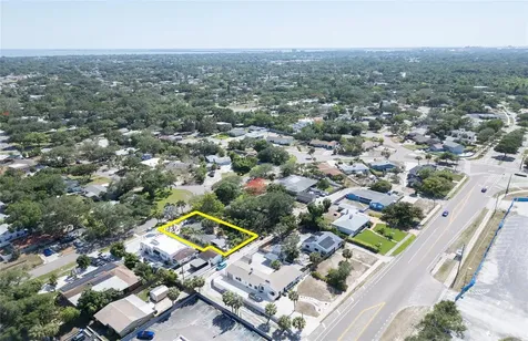 425 46th Avenue S St Petersburg FL 33705