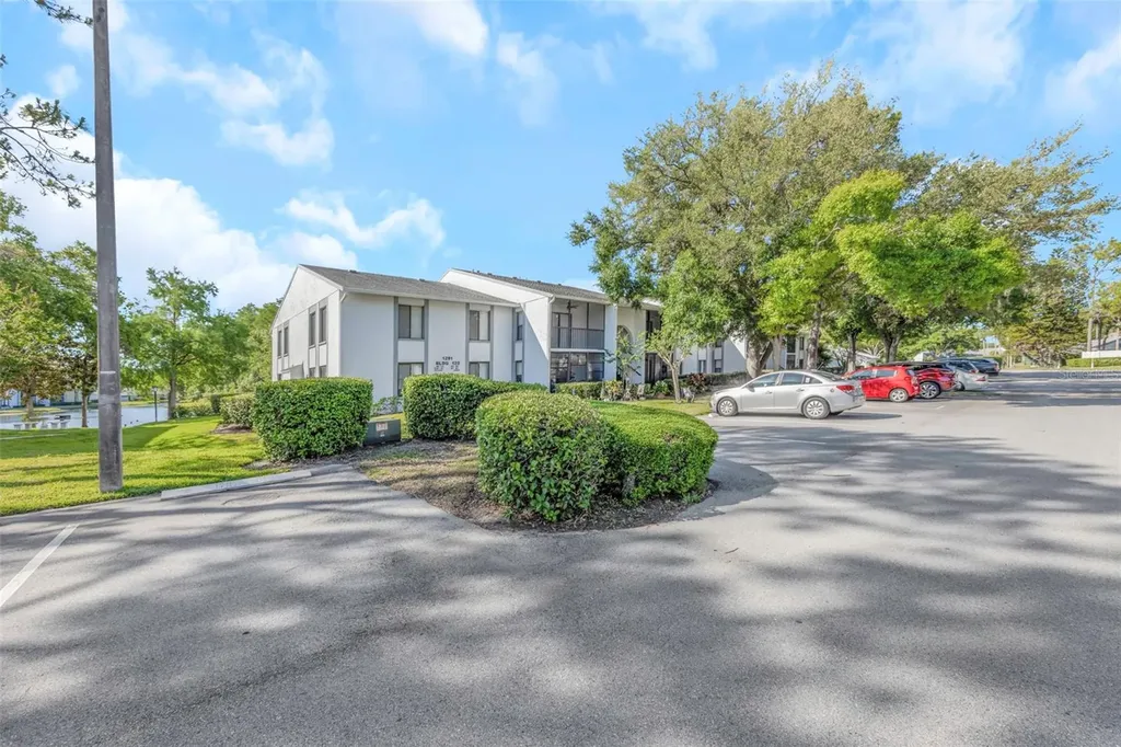 1281 Pine Ridge Circle E Tarpon Springs FL 34688