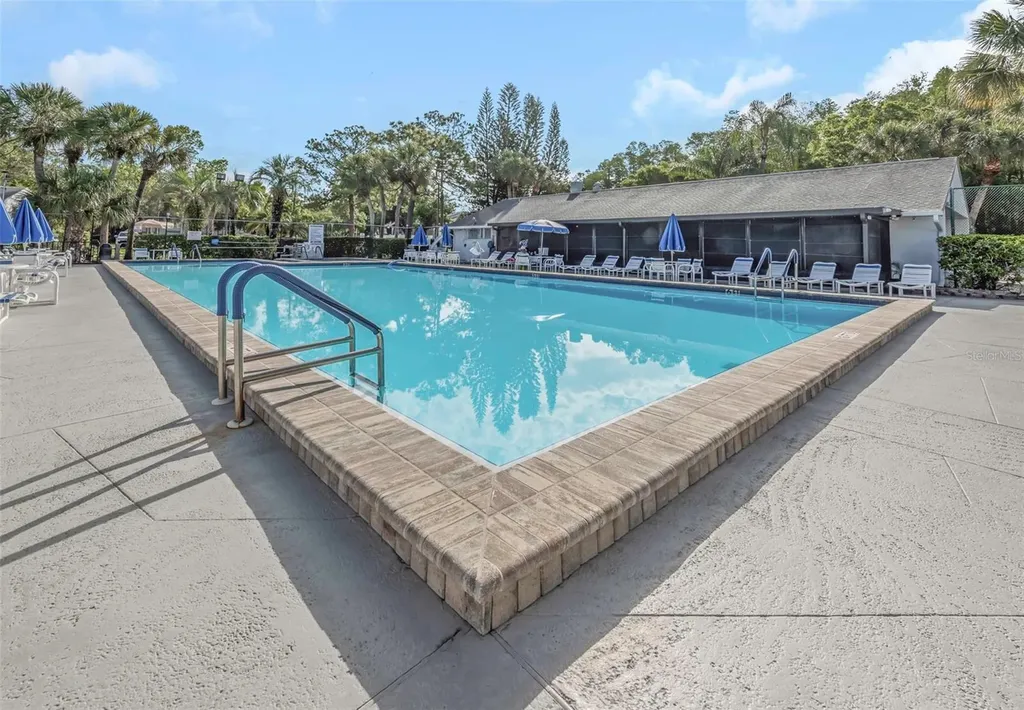 1281 Pine Ridge Circle E Tarpon Springs FL 34688