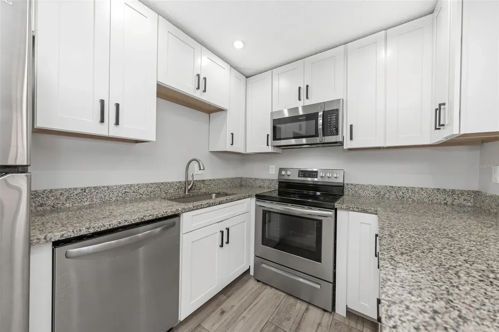 1281 Pine Ridge Circle E Tarpon Springs FL 34688