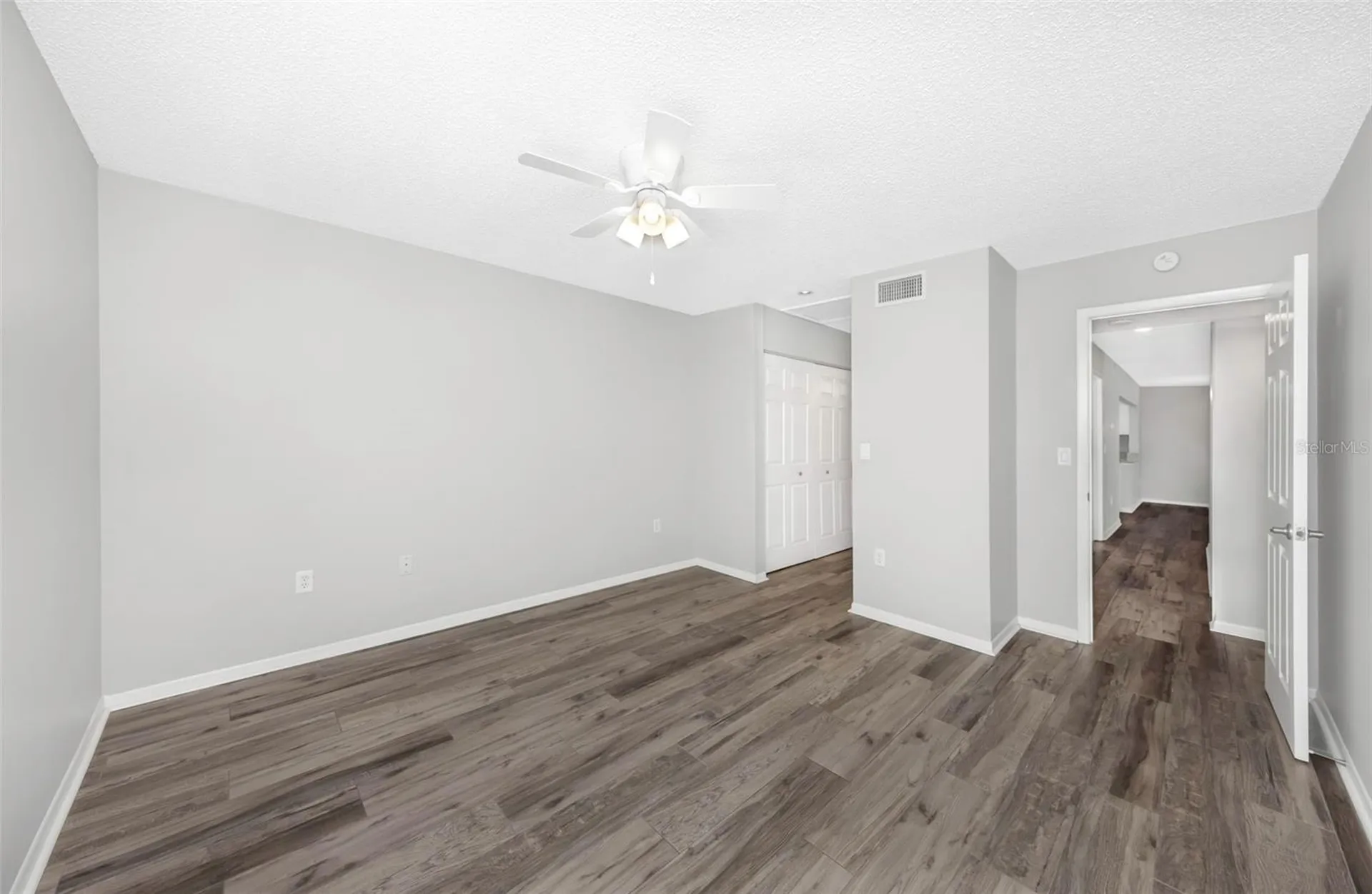 1281 Pine Ridge Circle E Tarpon Springs FL 34688