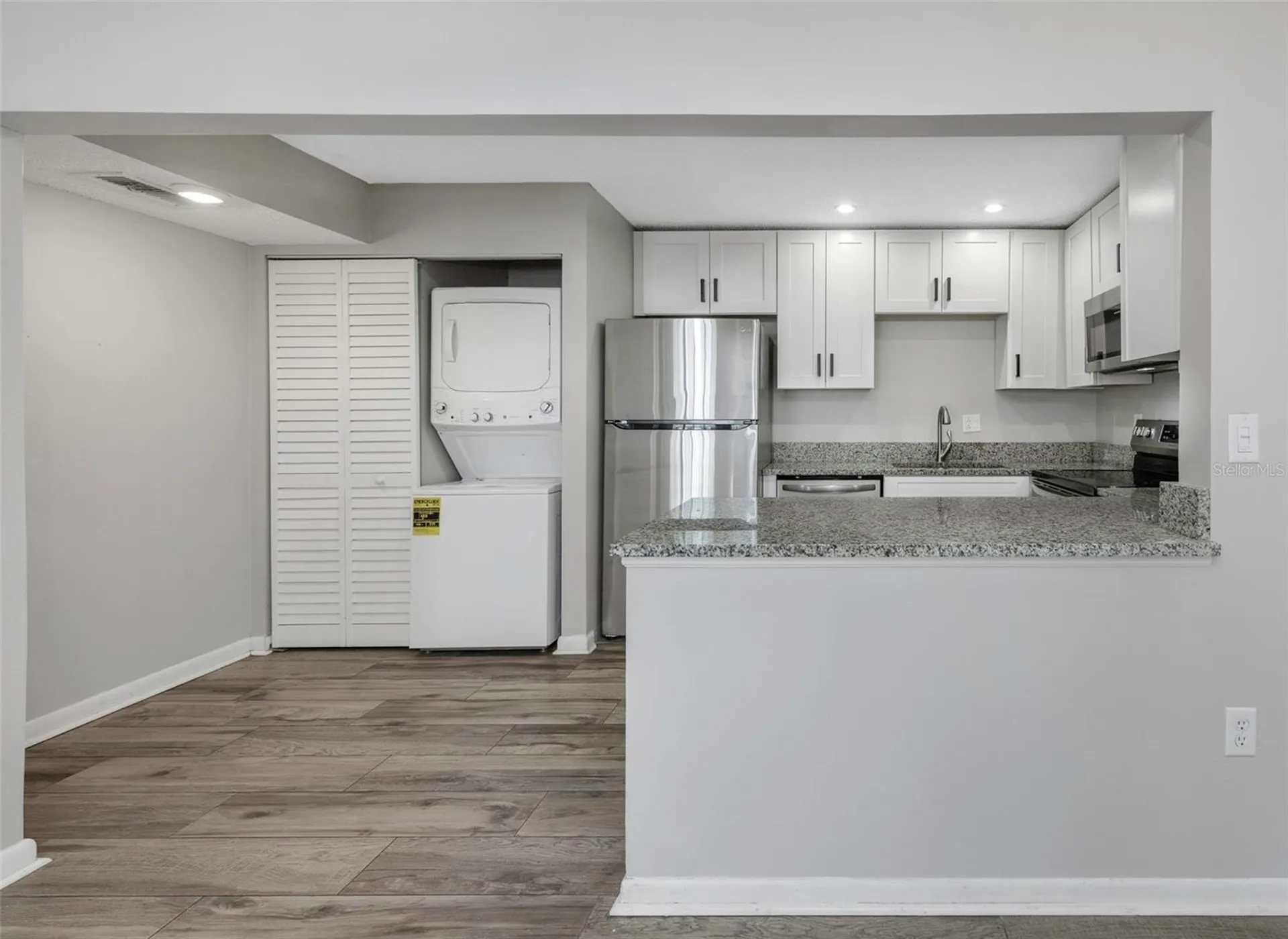 1281 Pine Ridge Circle E Tarpon Springs FL 34688