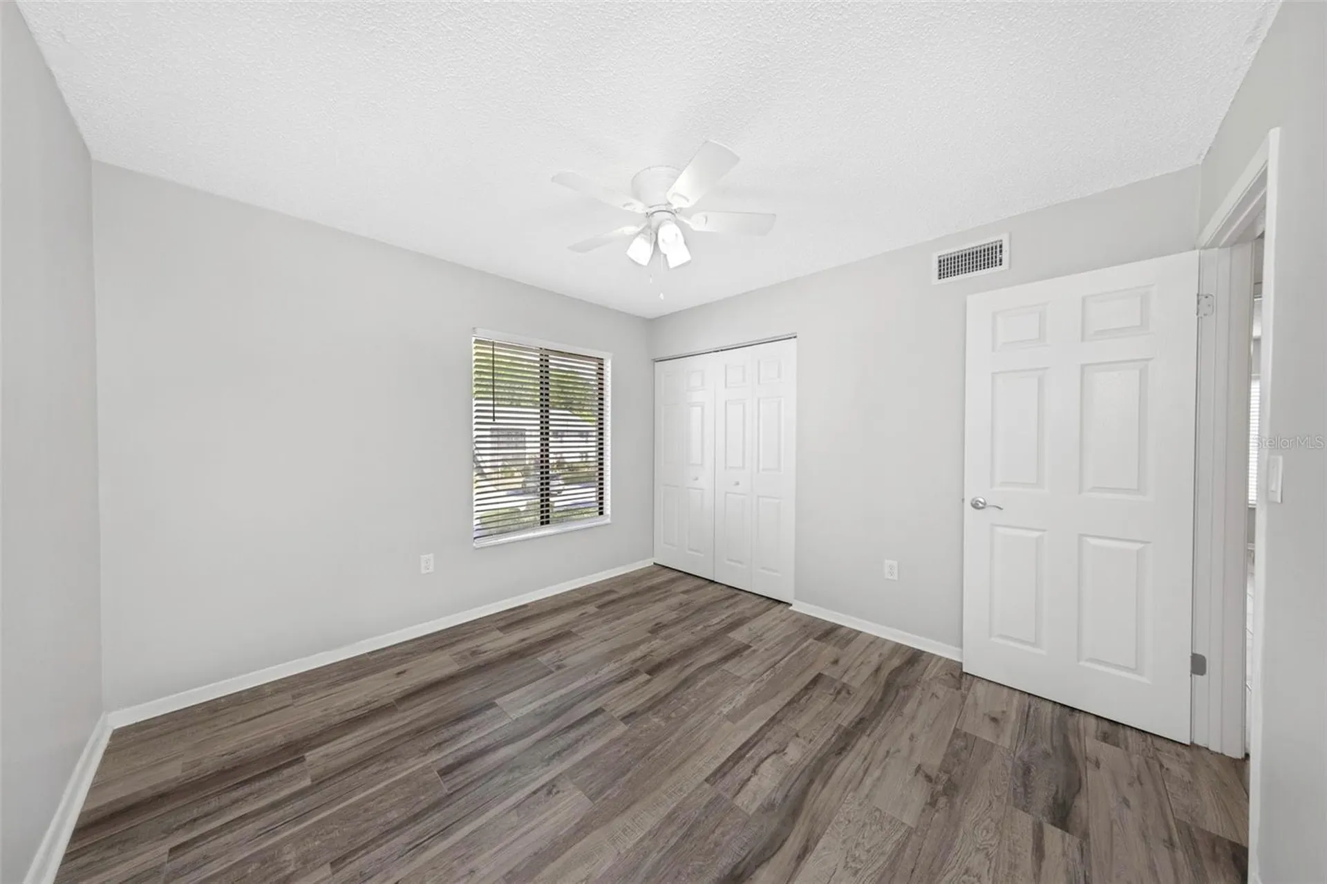 1281 Pine Ridge Circle E Tarpon Springs FL 34688