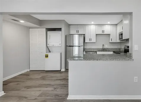 1281 Pine Ridge Circle E Tarpon Springs FL 34688