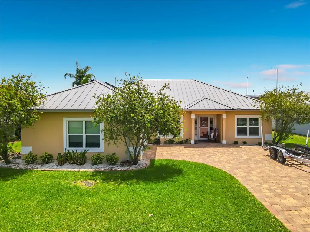 21 Richmond Drive New Smyrna Beach FL 32169