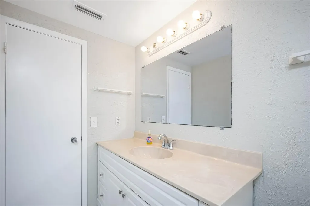 232 Pocono Trail E Nokomis FL 34275