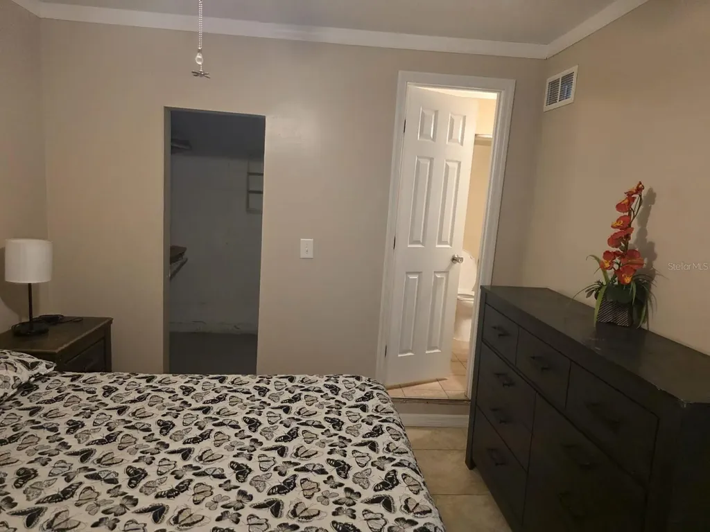 23737 Lake Avenue Sorrento FL 32776